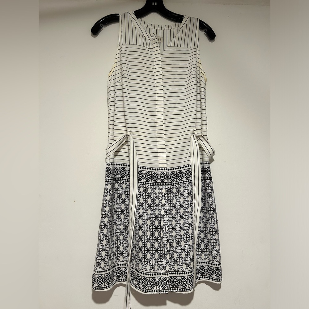 White and black dress  brand andeawy